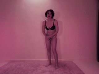 Naughty Jennifer does another Assworship