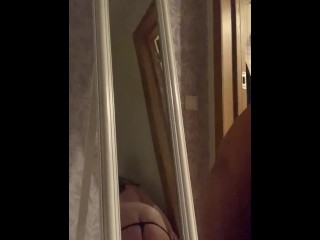 Taking my thong off my thick booty ❤️