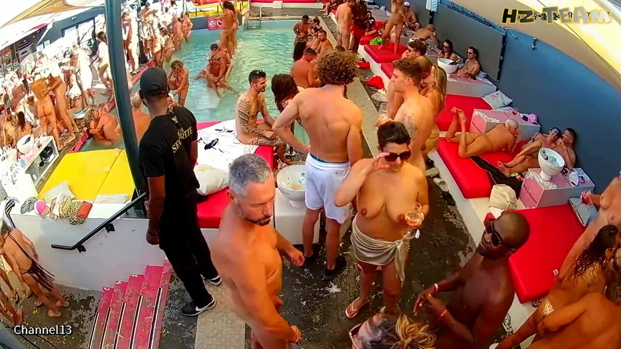 glamourous french swingers club 024