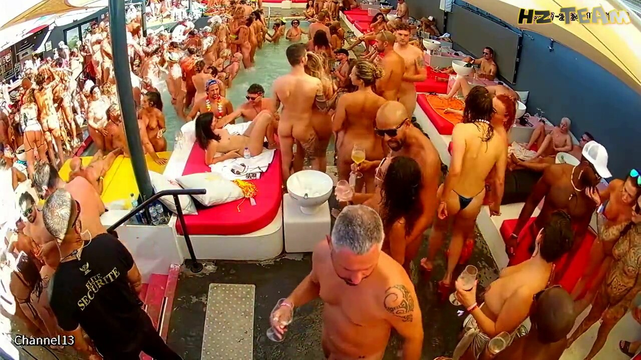 glamourous french swingers club 022