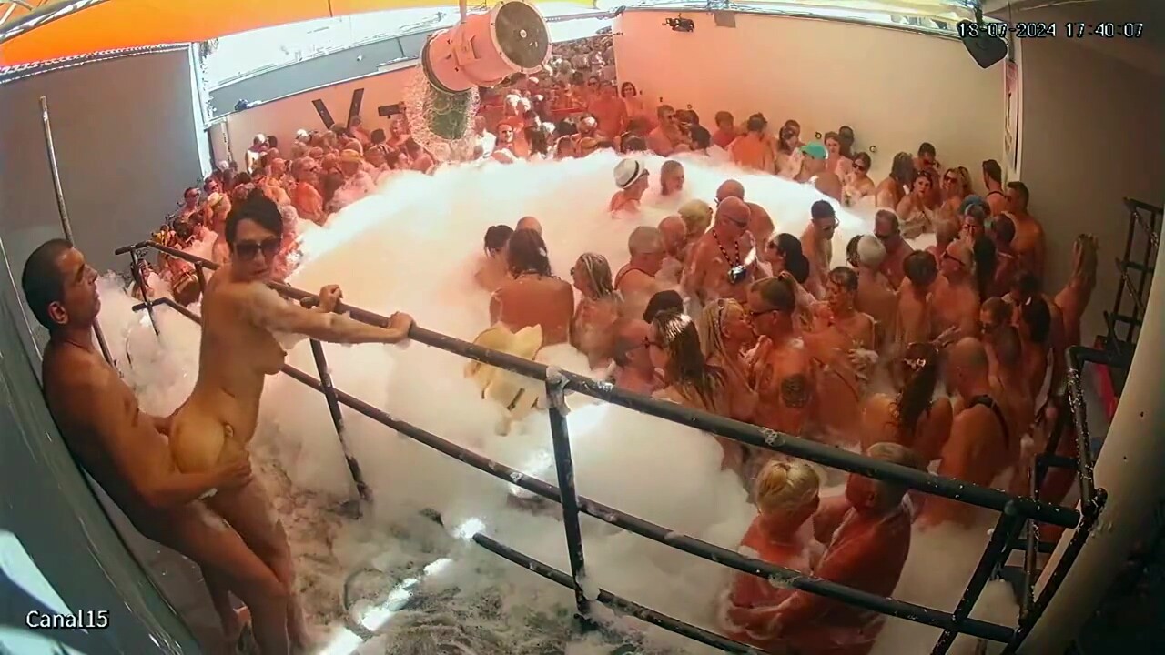 glamourous french swingers club 018