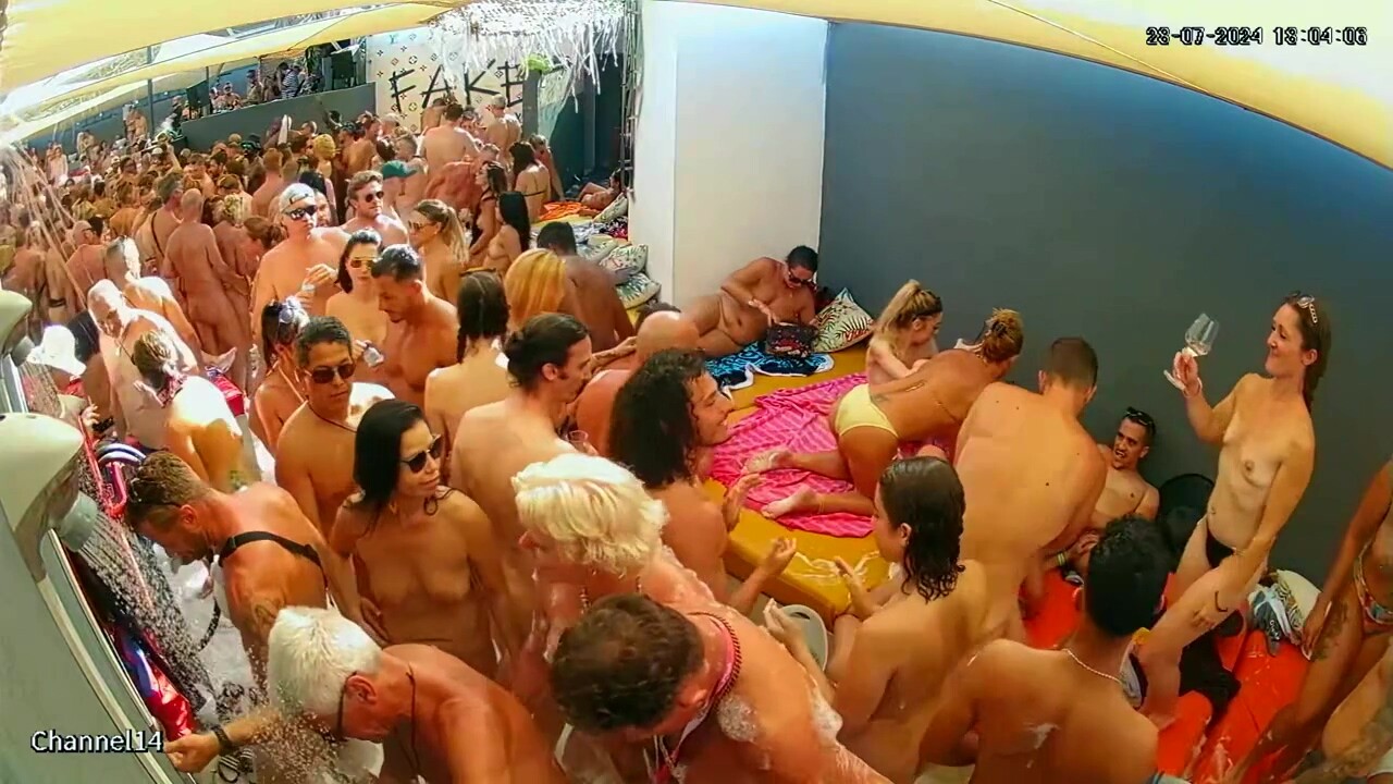 glamourous french swingers club 013