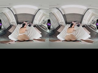 Jasmine Jayne gives dude a blowjob – TmwVRnet