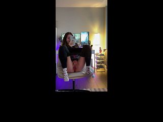 Girl Next Door Masturbates For You