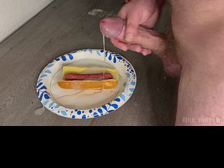 Hung Bodybuilder Shoots Ropes Onto His Hot Dog 5 Times in a Row